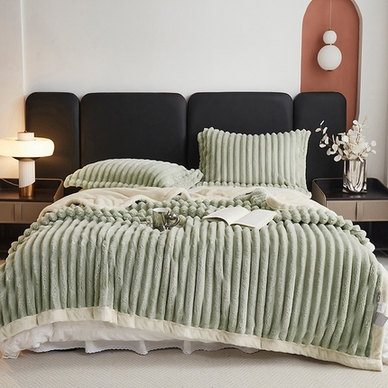 91家纺网 家纺一手货源 找家纺 悦织湾家纺 2025新款玉兔绒多功能休闲毛毯 玉兔-奶茶绿