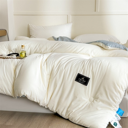 91家纺网 家纺一手货源 找家纺 招财星 2025新款原棉贴标大豆被 奶油白+摩卡灰