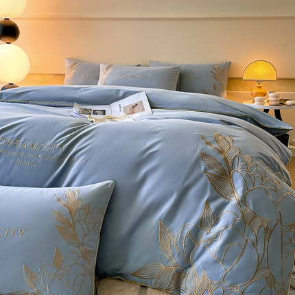 91家纺网 家纺一手货源 找家纺  【提供检测报告】A类母婴级全棉加厚保暖磨毛四件套纯棉高精密刺绣长绒棉床上用品轻奢风 芙蓉-克莱因蓝