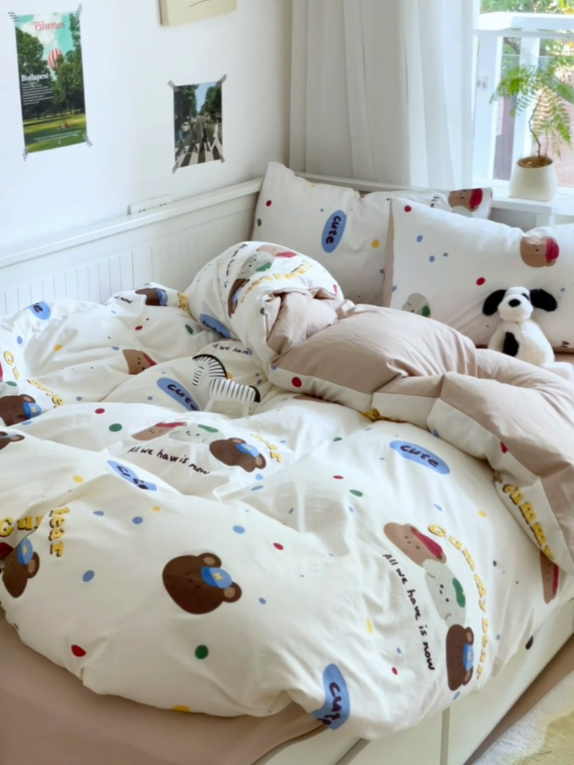 91家纺网 家纺一手货源 找家纺 沐芷 2024微皱超柔手感105g印花水洗棉四件套床上宿舍三件套床单被套 复古小熊