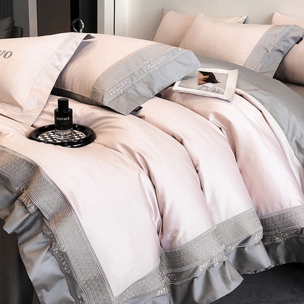 91家纺网 家纺一手货源 找家纺  【2024高端奢品】A类母婴级100支长绒棉四件套重工刺绣轻奢风拼接款澳棉简约床上用品 奥蒂斯-玉珠粉