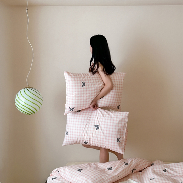 91家纺网 家纺一手货源 找家纺 （总）昔可 2024新款全棉蝴蝶印花系列四件套 模特图