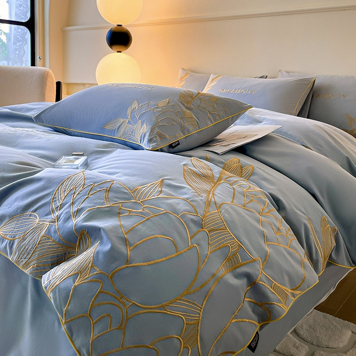 91家纺网 家纺一手货源 找家纺  【提供检测报告】A类母婴级全棉加厚保暖磨毛四件套纯棉高精密刺绣长绒棉床上用品轻奢风 芙蓉-克莱因蓝