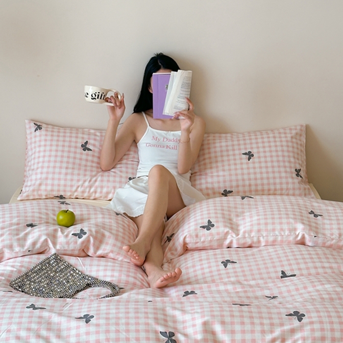 91家纺网 家纺一手货源 找家纺 （总）昔可 2024新款全棉蝴蝶印花系列四件套 模特图