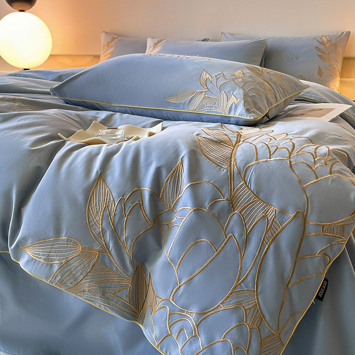 91家纺网 家纺一手货源 找家纺  【提供检测报告】A类母婴级全棉加厚保暖磨毛四件套纯棉高精密刺绣长绒棉床上用品轻奢风 芙蓉-克莱因蓝