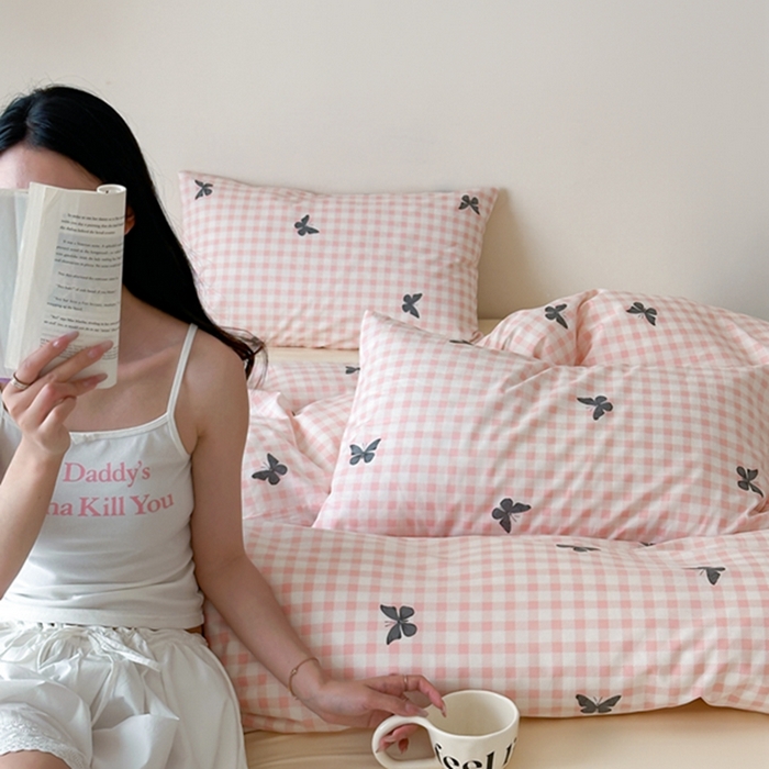 91家纺网 家纺一手货源 找家纺 （总）昔可 2024新款全棉蝴蝶印花系列四件套 模特图