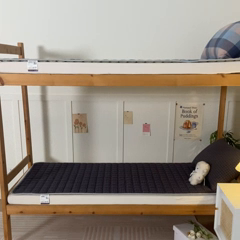 91家纺网 家纺一手货源 找家纺 卡伦家纺 2025新款全棉色织水洗棉夹棉床垫单人学生宿舍床垫 灰小方格