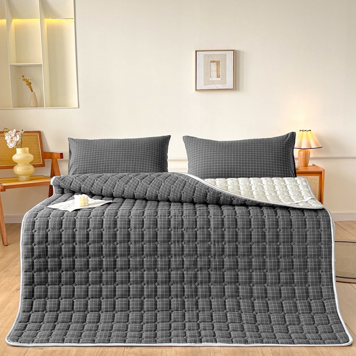 91家纺网 家纺一手货源 找家纺 卡伦家纺 2025新款全棉色织水洗棉夹棉床垫席梦思保护垫 灰小方格