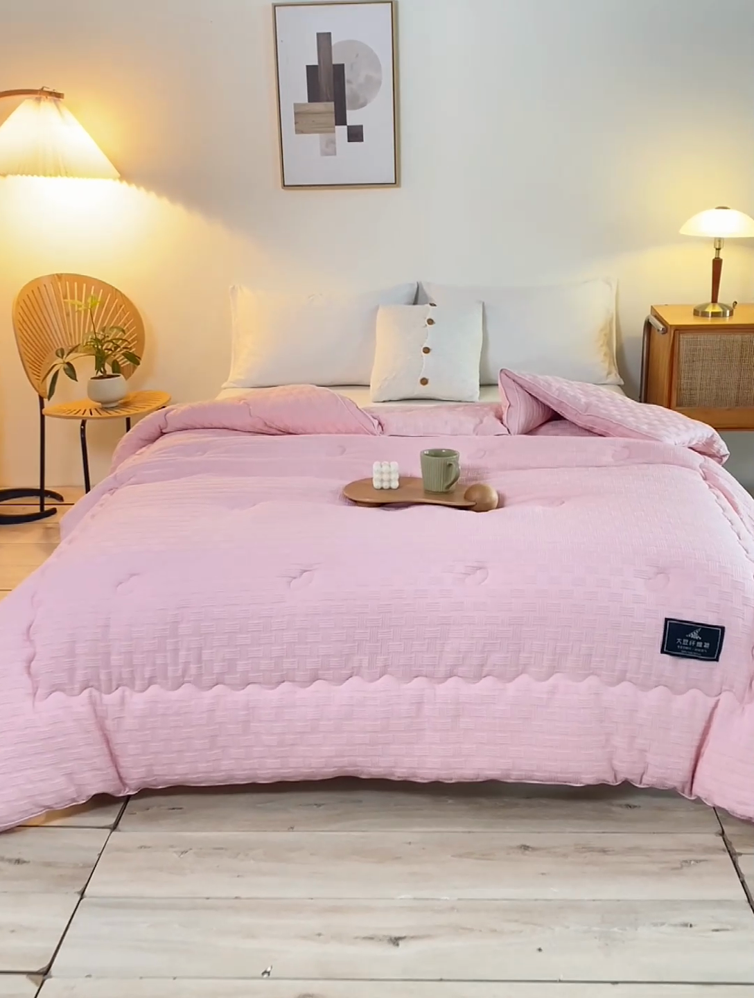 91家纺网 家纺一手货源 找家纺 居易简 2025秋冬新款直播华夫格大豆被冬被立体包边订棉工艺水洗棉大豆被 优雅粉