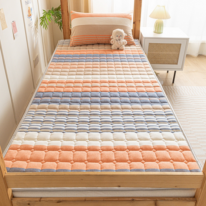 91家纺网 家纺一手货源 找家纺 卡伦家纺 2025新款全棉色织水洗棉夹棉床垫单人学生宿舍床垫 橘兰咖条