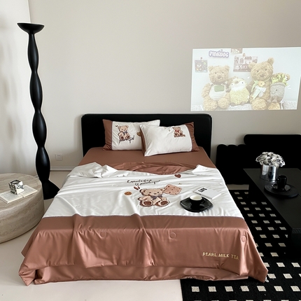 91家纺网 家纺一手货源 找家纺 优然居家纺 2024新款儿童天丝夏被系列 巧克力学院熊