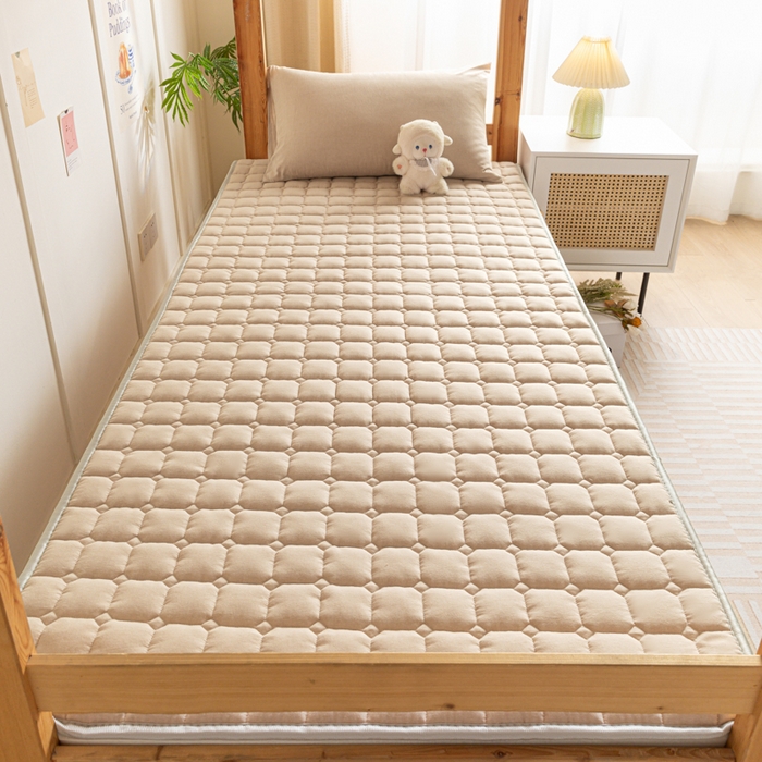 91家纺网 家纺一手货源 找家纺 卡伦家纺 2025新款全棉色织水洗棉夹棉床垫单人学生宿舍床垫 咖青年