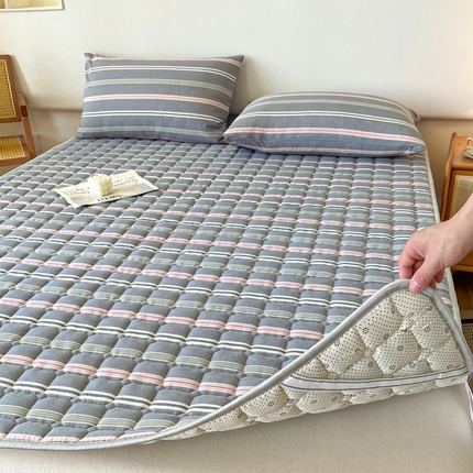 91家纺网 家纺一手货源 找家纺 （总）卡伦家纺 2025新款全棉色织水洗棉夹棉床垫席梦思保护垫