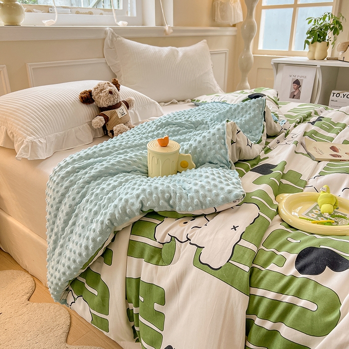 91家纺网 家纺一手货源 找家纺 居易简 2025新款水洗棉双层纱豆豆绒被被子被芯冬被春秋被豆豆被加绒直播  皮皮狗