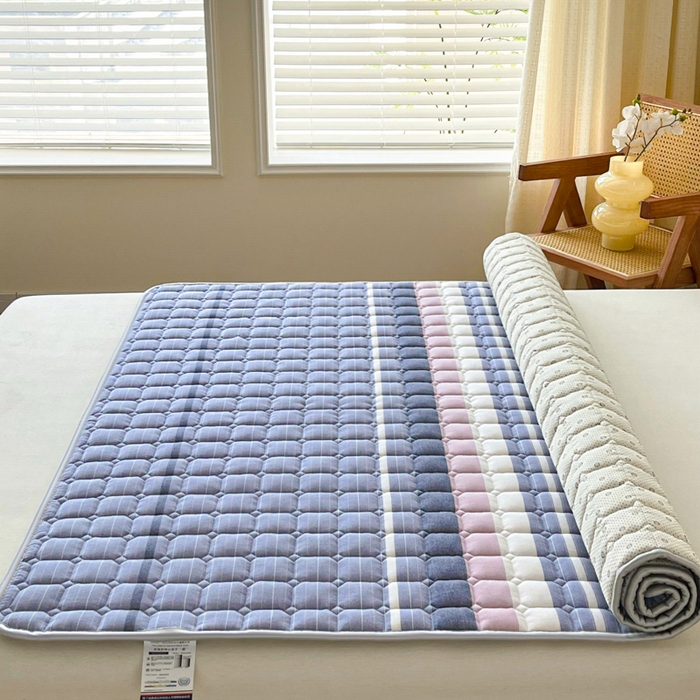 91家纺网 家纺一手货源 找家纺 卡伦家纺 2025新款全棉色织水洗棉夹棉床垫席梦思保护垫 格林兰