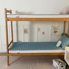 91家纺网 家纺一手货源 找家纺 卡伦家纺 2025新款全棉色织水洗棉夹棉床垫单人学生宿舍床垫 海兰青年