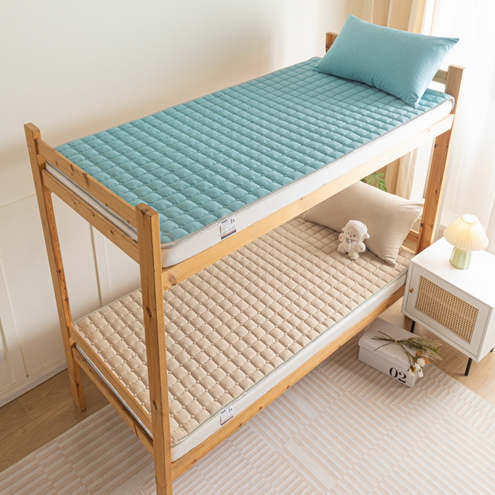 91家纺网 家纺一手货源 找家纺 卡伦家纺 2025新款全棉色织水洗棉夹棉床垫单人学生宿舍床垫 咖青年