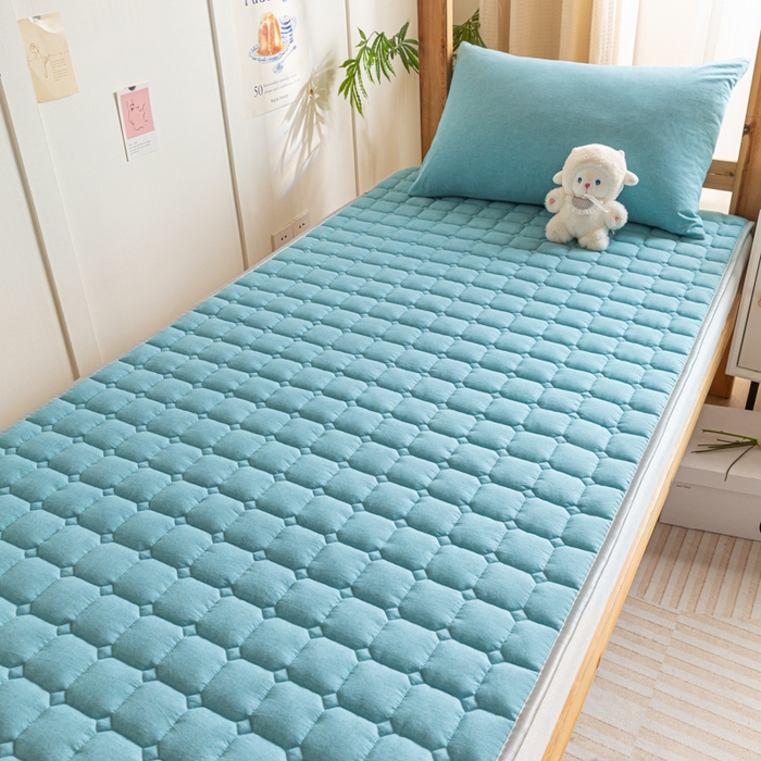 91家纺网 家纺一手货源 找家纺 卡伦家纺 2025新款全棉色织水洗棉夹棉床垫单人学生宿舍床垫 海兰青年