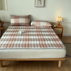 91家纺网 家纺一手货源 找家纺 卡伦家纺 2025新款全棉色织水洗棉夹棉床垫席梦思保护垫 橘兰咖条