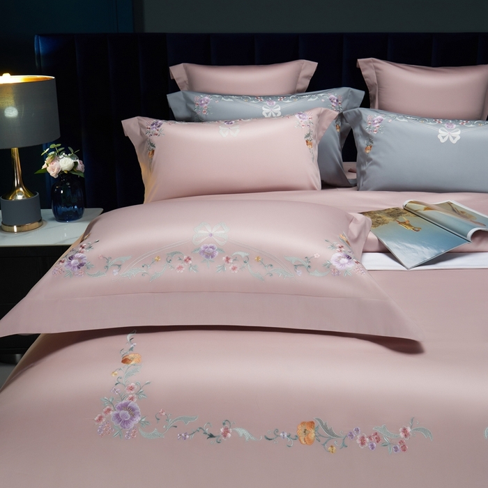 91家纺网 家纺一手货源 找家纺 美娘阁2025新款双股长绒棉居家款四件套 花与爱丽丝-粉玉色