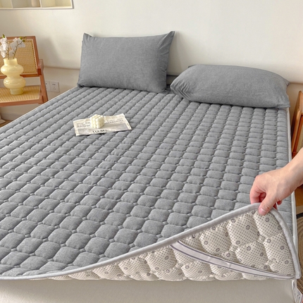 91家纺网 家纺一手货源 找家纺 （总）卡伦家纺 2025新款全棉色织水洗棉夹棉床垫席梦思保护垫