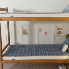 91家纺网 家纺一手货源 找家纺 卡伦家纺 2025新款全棉色织水洗棉夹棉床垫单人学生宿舍床垫 蓝灰中格
