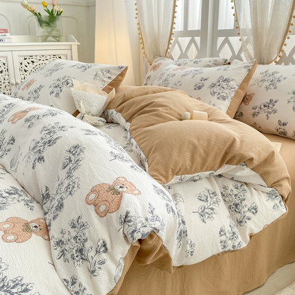 91家纺网 家纺一手货源 找家纺 芷凡家纺 2024新款水洗泡泡棉四件套 森系熊