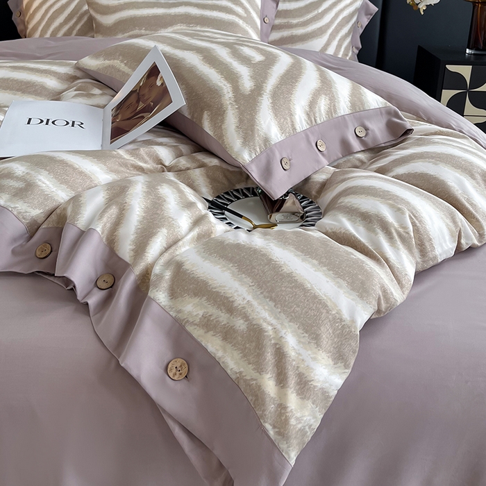 91家纺网 家纺一手货源 找家纺 艾迪尚家纺 2025新款柔丝茸磨毛印花纽扣款四件套 唐顿