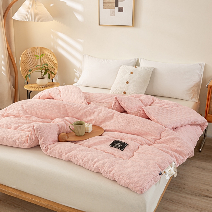 91家纺网 家纺一手货源 找家纺 居易简 2025秋冬新款直播华夫格大豆被冬被立体包边订棉工艺水洗棉大豆被 优雅粉