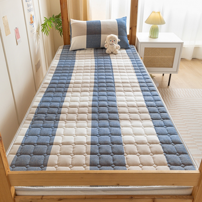91家纺网 家纺一手货源 找家纺 卡伦家纺 2025新款全棉色织水洗棉夹棉床垫单人学生宿舍床垫 蓝大格