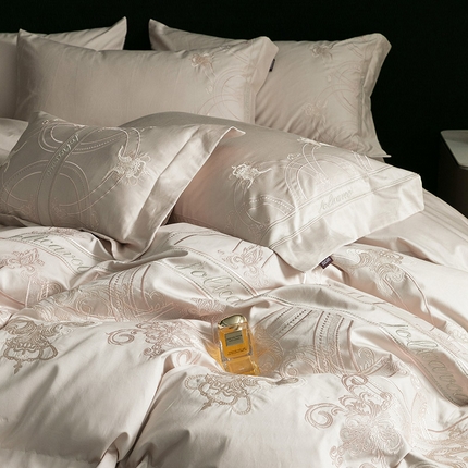 91家纺网 家纺一手货源 找家纺  【A类母婴级】100支长绒棉四件套全棉纯棉轻奢风床单床笠款重工刺绣天丝棉床上用品 克里斯 玉珠杏