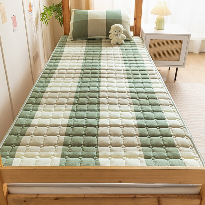 91家纺网 家纺一手货源 找家纺 卡伦家纺 2025新款全棉色织水洗棉夹棉床垫单人学生宿舍床垫 绿大格
