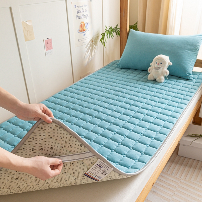 91家纺网 家纺一手货源 找家纺 卡伦家纺 2025新款全棉色织水洗棉夹棉床垫单人学生宿舍床垫 海兰青年