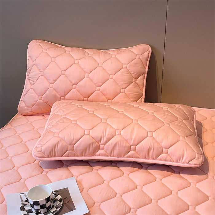 91家纺网 家纺一手货源 找家纺 满羽 2024新款防晒防水酒店抗菌夹棉床笠 香妃粉