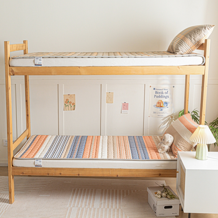 91家纺网 家纺一手货源 找家纺 卡伦家纺 2025新款全棉色织水洗棉夹棉床垫单人学生宿舍床垫 橘兰咖条