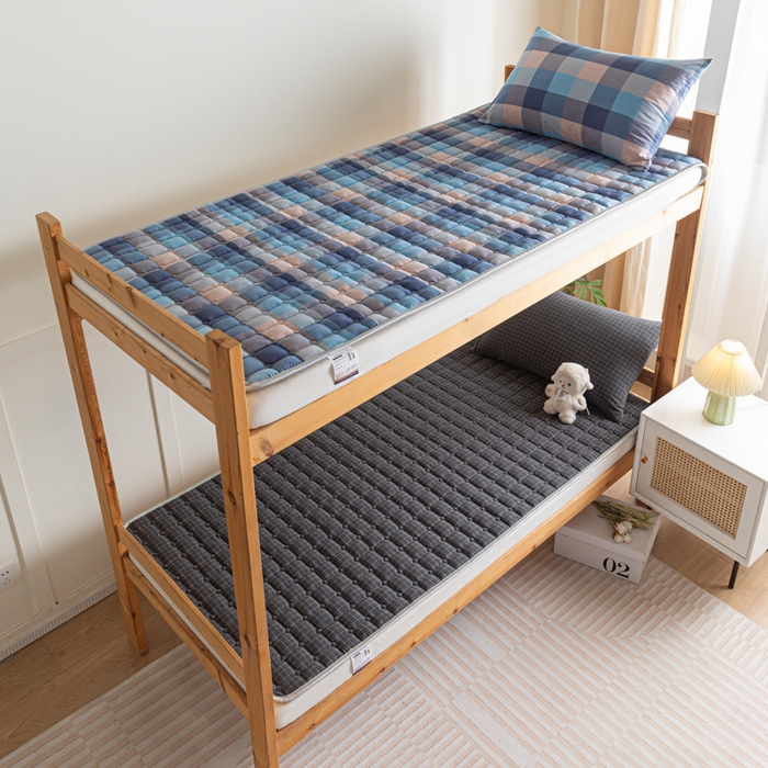 91家纺网 家纺一手货源 找家纺 卡伦家纺 2025新款全棉色织水洗棉夹棉床垫单人学生宿舍床垫 灰小方格