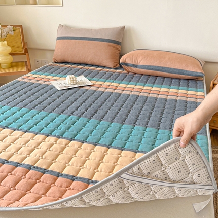 91家纺网 家纺一手货源 找家纺 （总）卡伦家纺 2025新款全棉色织水洗棉夹棉床垫席梦思保护垫