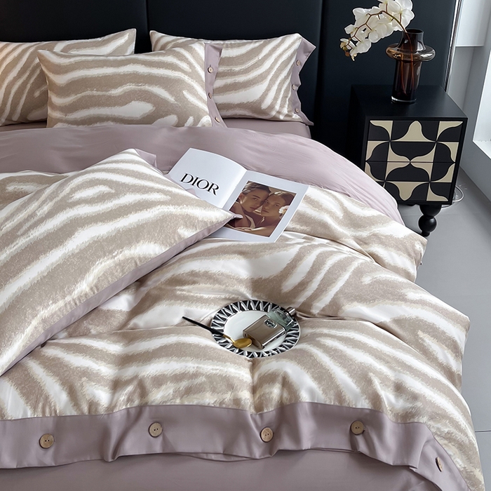 91家纺网 家纺一手货源 找家纺 艾迪尚家纺 2025新款柔丝茸磨毛印花纽扣款四件套 唐顿