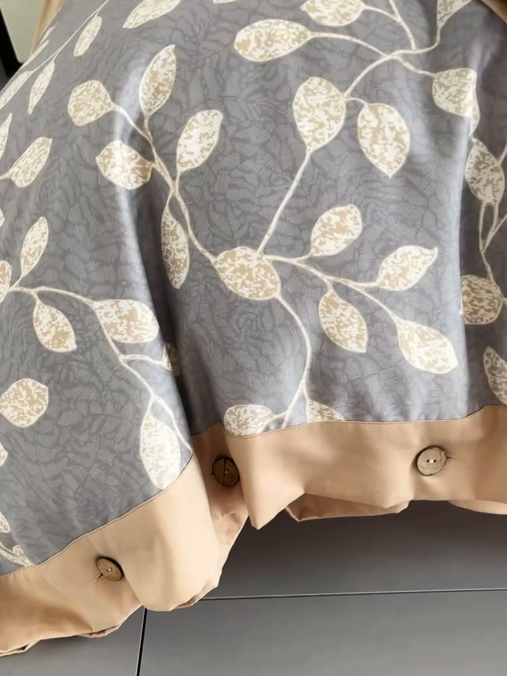 91家纺网 家纺一手货源 找家纺 艾迪尚家纺 2025新款柔丝茸磨毛印花纽扣款单被套 碧秋