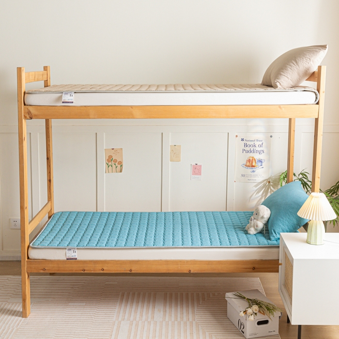 91家纺网 家纺一手货源 找家纺 卡伦家纺 2025新款全棉色织水洗棉夹棉床垫单人学生宿舍床垫 海兰青年