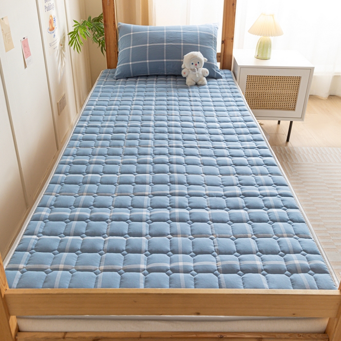 91家纺网 家纺一手货源 找家纺 卡伦家纺 2025新款全棉色织水洗棉夹棉床垫单人学生宿舍床垫 蓝灰中格