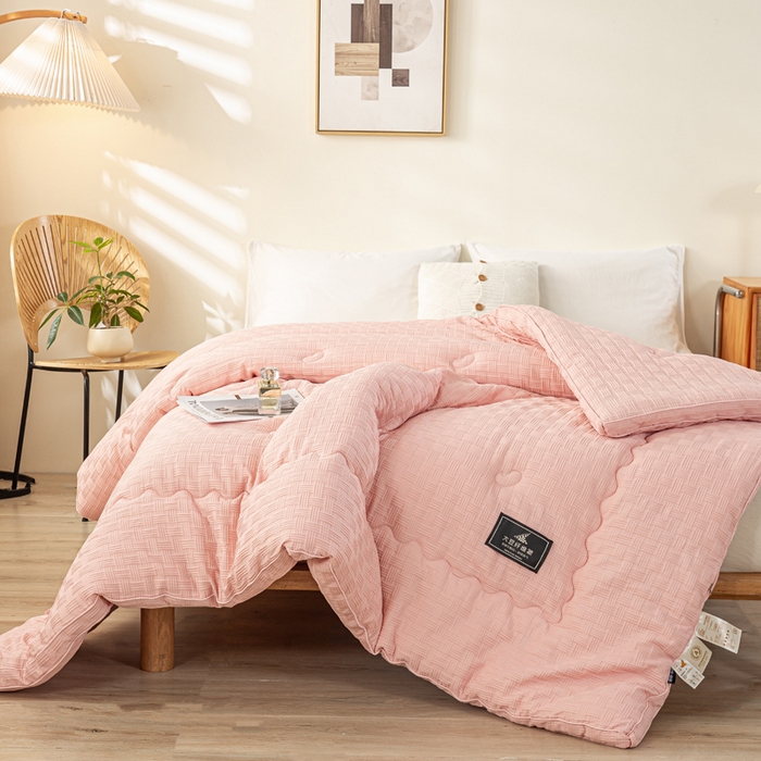 91家纺网 家纺一手货源 找家纺 居易简 2025秋冬新款直播华夫格大豆被冬被立体包边订棉工艺水洗棉大豆被 优雅粉