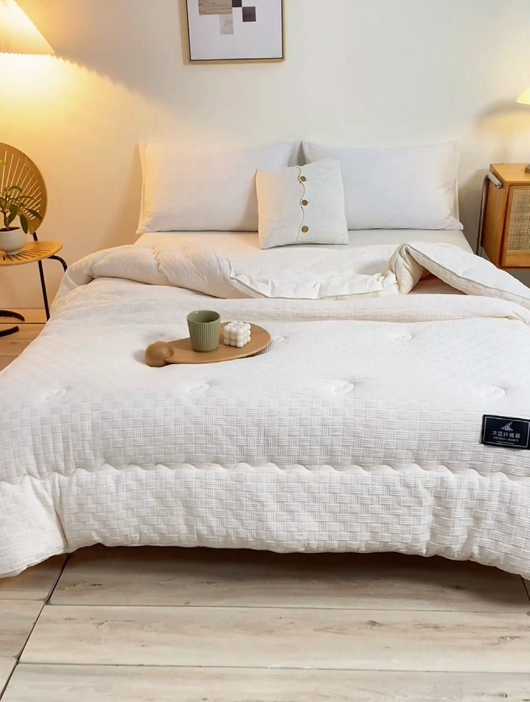 91家纺网 家纺一手货源 找家纺 居易简 2025秋冬新款直播华夫格大豆被冬被立体包边订棉工艺水洗棉大豆被 奶白
