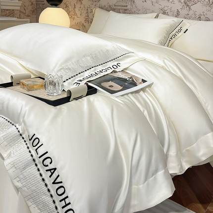 91家纺网 家纺一手货源 找家纺  【A类兰精天丝】夏季丝滑真丝绸四件套凉感丝床单被套天丝棉床笠款冰丝裸睡床上用品 兰溪-奶昔白