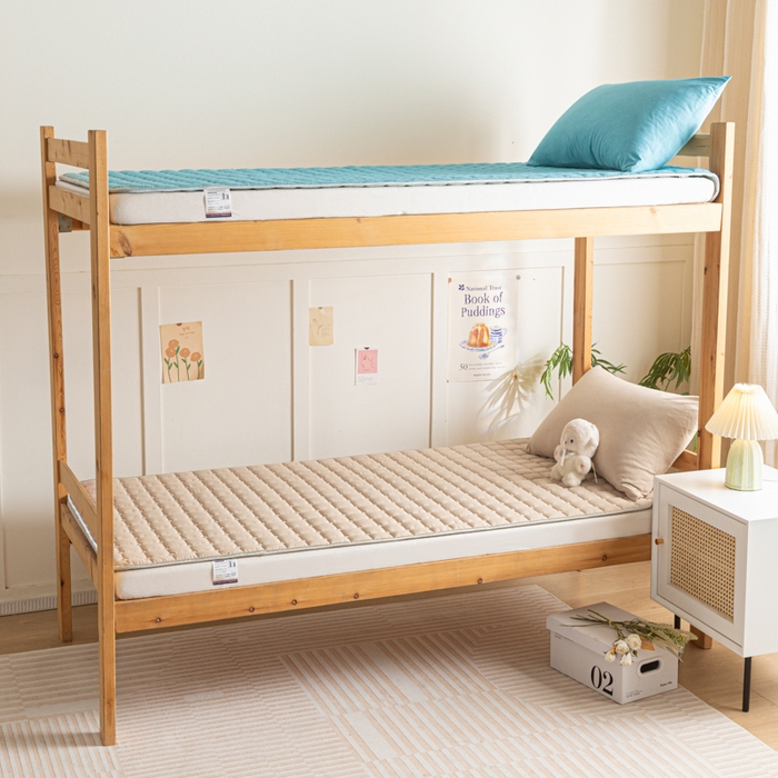 91家纺网 家纺一手货源 找家纺 卡伦家纺 2025新款全棉色织水洗棉夹棉床垫单人学生宿舍床垫 咖青年