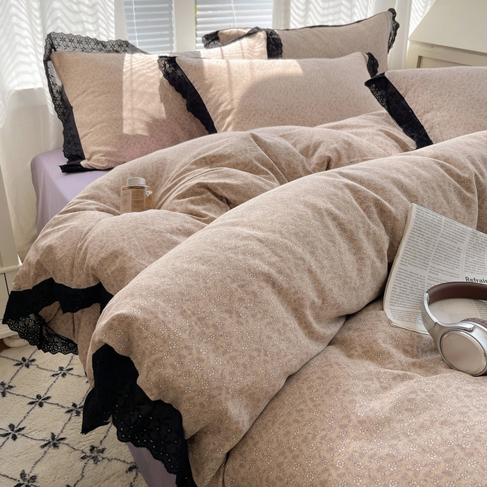 91家纺网 家纺一手货源 找家纺 2025新款全棉黑边双层纱花边款四件套 花边款-花卉