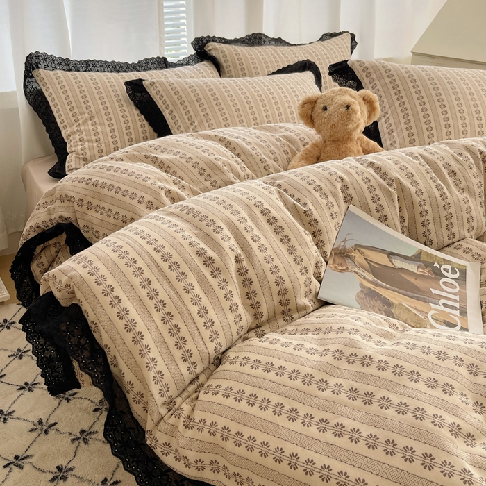 91家纺网 家纺一手货源 找家纺 2025新款全棉黑边双层纱花边款四件套 花边款-画染