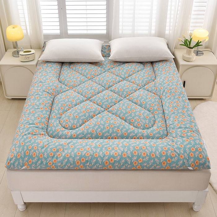 91家纺网 家纺一手货源 找家纺 富威堡家纺 2025新款双层纱棉花床垫 桃花朵朵（蓝）