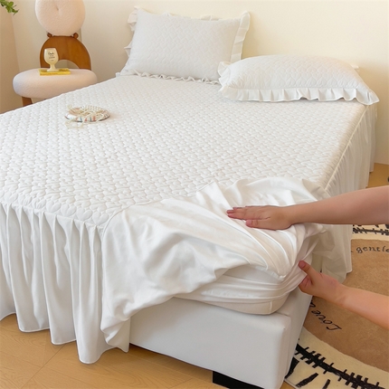 91家纺网 家纺一手货源 找家纺 屹成家纺 2024新款水洗棉床笠款床裙花语系列 本白