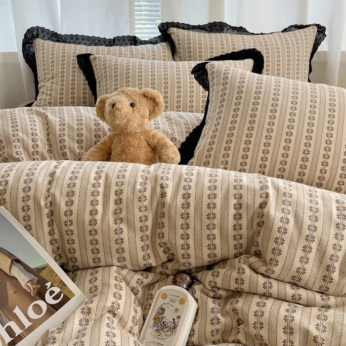 91家纺网 家纺一手货源 找家纺 2025新款全棉黑边双层纱花边款四件套 花边款-画染